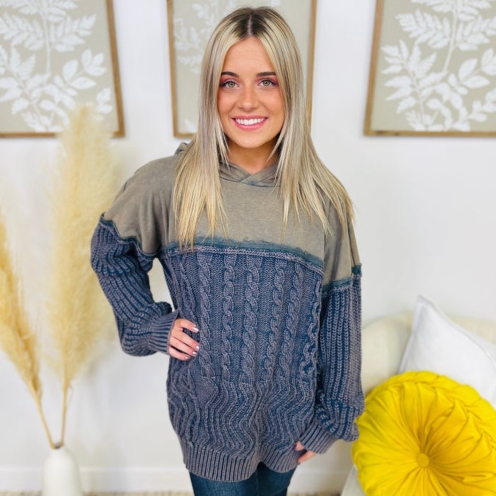 Mineral washed sweater hoodie. New!
